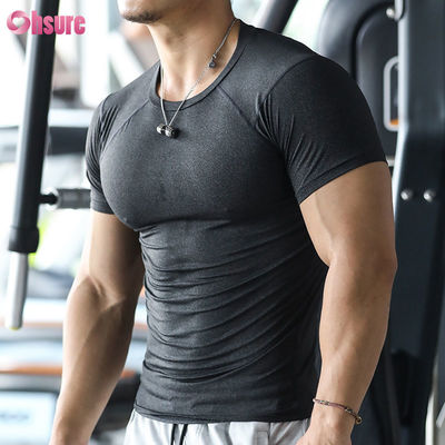 남성 스포츠웨어 탑 스포츠 빠른 건조 타이트 운동 보디빌딩 폴리에스터 티셔츠 남성 피트니스 셔츠 체육관 셔츠
